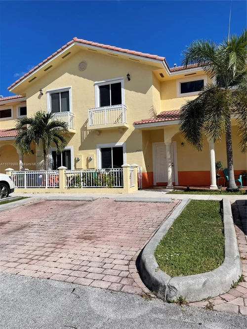 7473 NW 180th St, Hialeah FL 33015