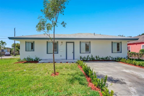 1600 NW 152nd Ter, Miami Gardens FL 33054
