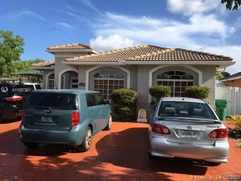 7726 NW 200th St, Hialeah FL 33015