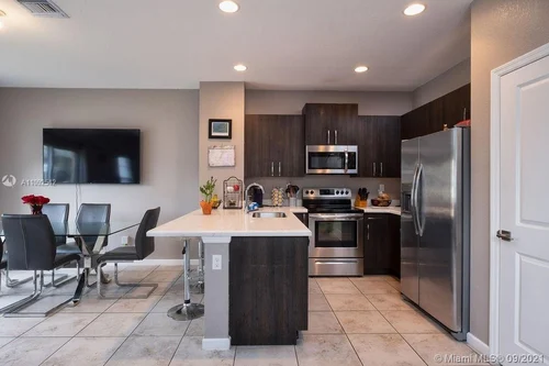 4002 NW 11th Dr # 4002, Lauderhill FL 33313