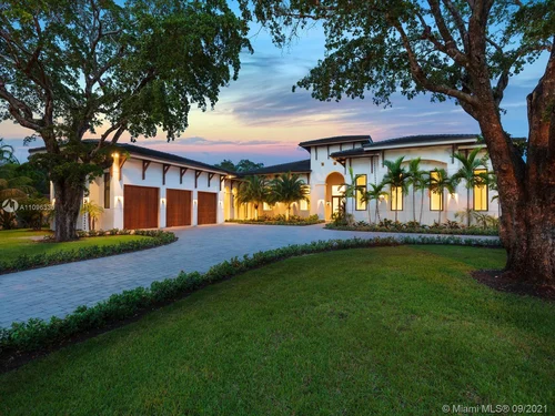 8341 SW 54th Ave, Miami FL 33143