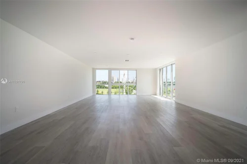 19380 NE 26th Ave # 205, Miami FL 33180