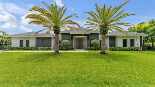 11955 SW 95 AVE, Miami FL 33176