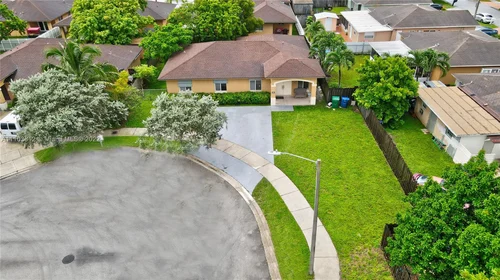 20173 NW 38th Ave, Miami Gardens FL 33055