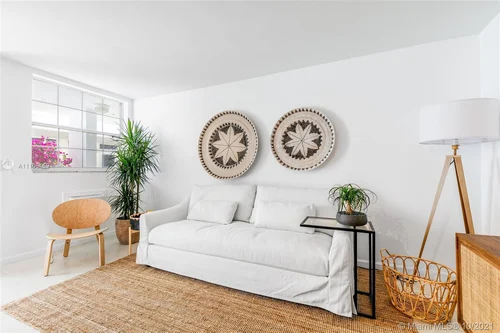 335 Collins Ave # 206, Miami Beach FL 33139
