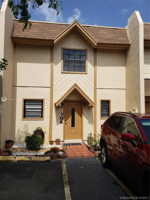 3900 SW 52nd Ave # 706, Pembroke Park FL 33023