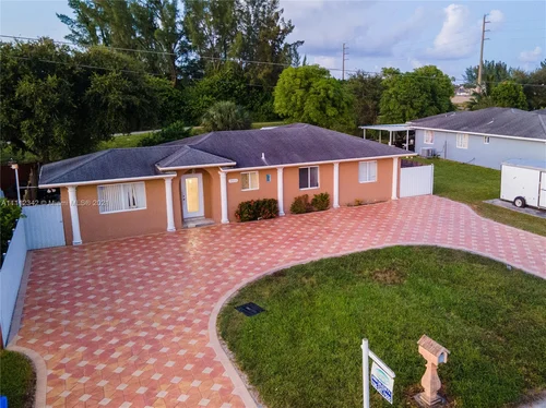 3951 NW 179th St, Miami Gardens FL 33055