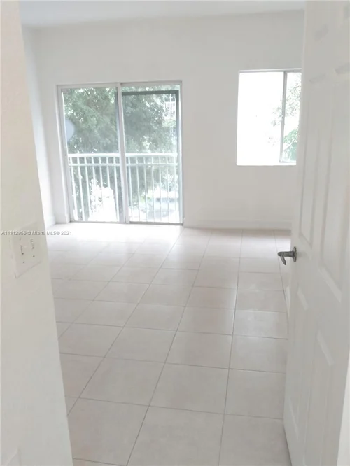 7991 NW 8th St # 111, Miami FL 33126