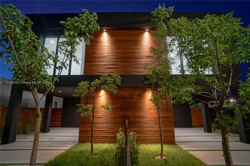 54 NW 52nd St, Miami FL 33127