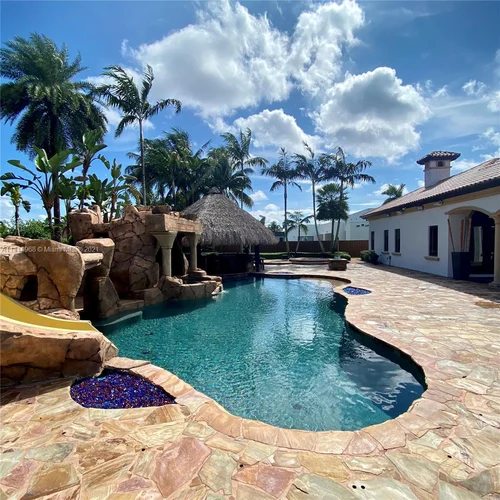 425 NW 119th Ave, Miami FL 33182