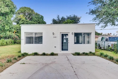 2481 NW 152nd St, Miami Gardens FL 33054