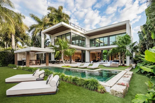1825 W 24th St, Miami Beach FL 33140