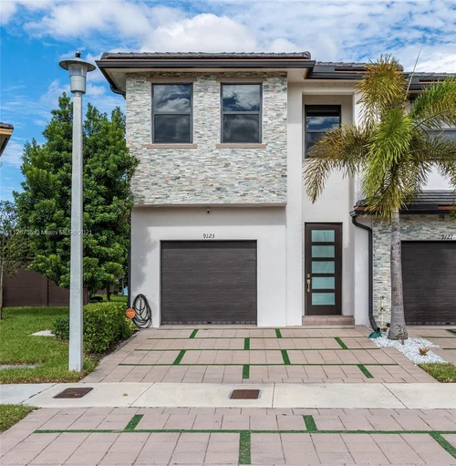 9123 NW 159th St, Miami Lakes FL 33018