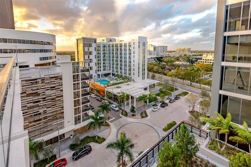 2960 NE 207th St # 808, Aventura FL 33180