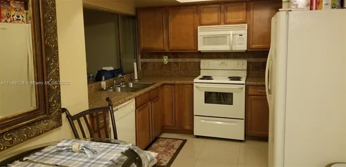 4211 NW 43rd Ct, Lauderdale Lakes FL 33319