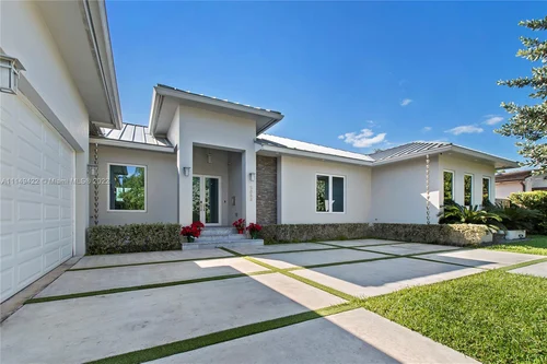 5888 SW 26th St, Miami FL 33155
