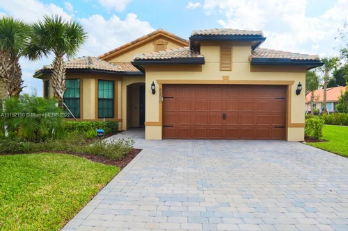 8290 NW 83rd St, Tamarac FL 33321