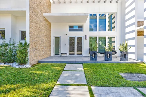 3440 NW 83rd Ct, Doral FL 33122