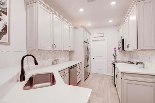 1040 Eucalyptus Dr # 5, Hollywood FL 33021