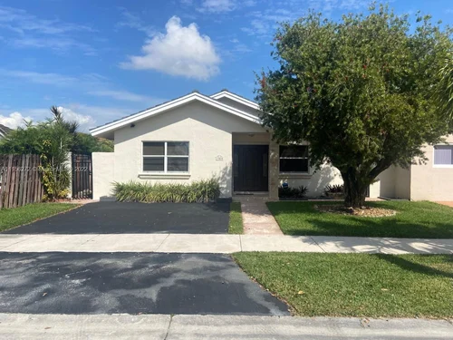 13425 SW 28th St, Kendall FL 33175