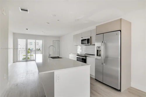 2555 NE 193rd St # 2108, Miami FL 33180