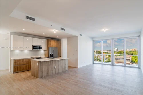 545 SW 11th St # 308, Miami FL 33129