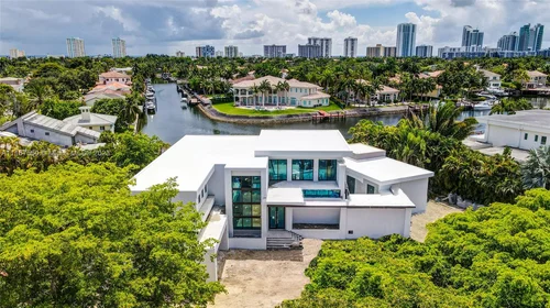 921 Diplomat Pkwy, Hollywood FL 33019