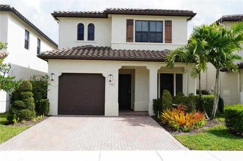 9747 W 34 lane, Hialeah Gardens FL 33018