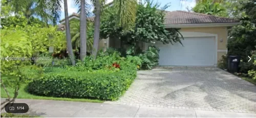117 Glendale, Miami Springs FL 33166