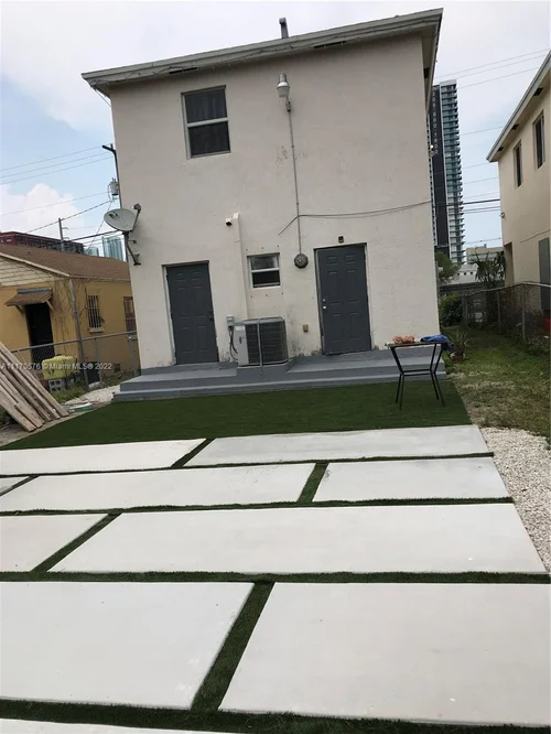 1520 NW 1st Ave, Miami FL 33136