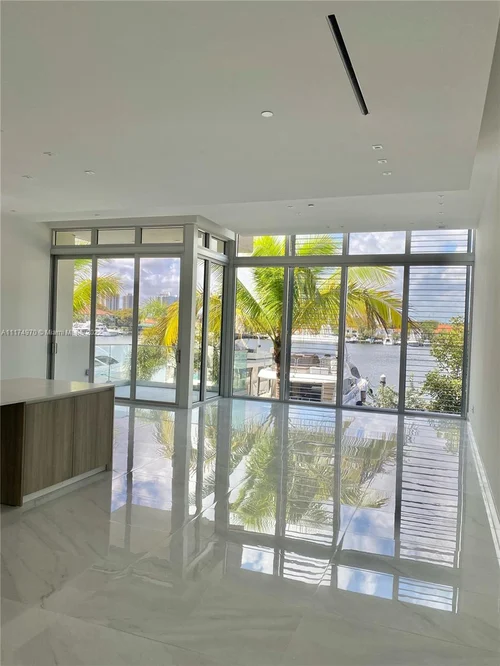 3750 Yacht Club Dr., Aventura FL 33180