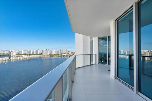 17111 Biscayne Blvd # 1905, North Miami Beach FL 33160