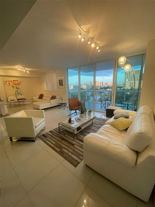 1861 NW South River Dr # 1008, Miami FL 33125