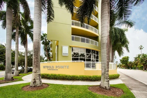 816 NW 11th St # 401, Miami FL 33136