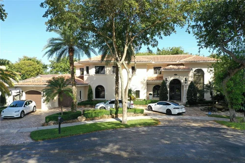15521 NW 83rd Ave, Miami Lakes FL 33016