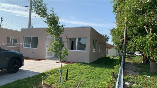 2206 Simms St, Hollywood FL 33020