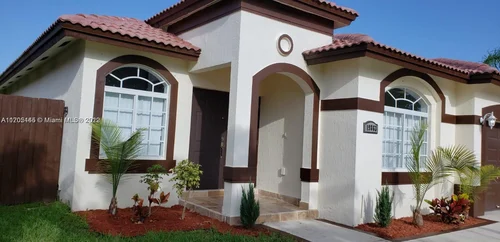 19863 NW 78th Ave, Hialeah FL 33015