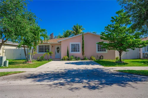 3717 NW 202nd St, Miami Gardens FL 33055