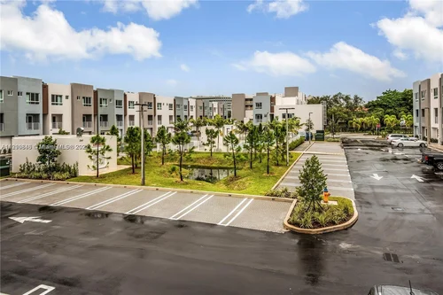 2555 NE 193rd St # 2221, Aventura FL 33180
