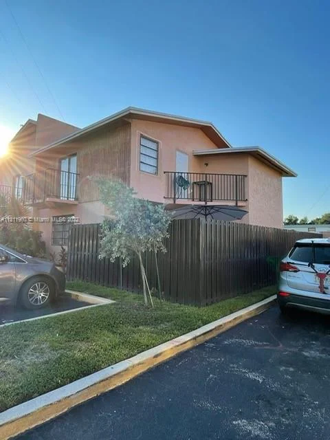 3423 SW 52nd Ave, Pembroke Park FL 33023
