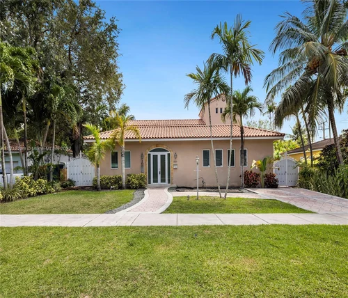 226 Pinecrest Dr, Miami Springs FL 33166