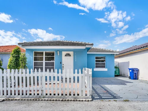 11564 SW 7th St, Sweetwater FL 33174
