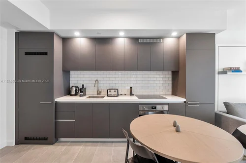 227 NE 2nd st # 2307, Miami FL 33132