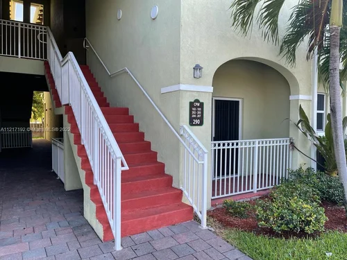 290 NW 109th Ave # 103, Miami FL 33172