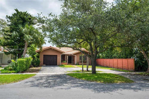 633 South Dr, Miami Springs FL 33166
