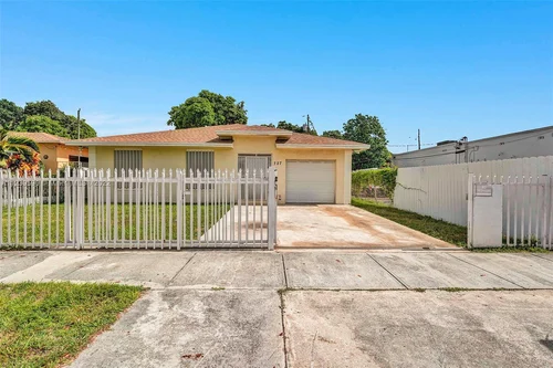 727 NW 115th St, Miami FL 33168