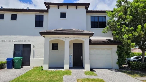 22575 SW 102nd Ave, Miami FL 33190