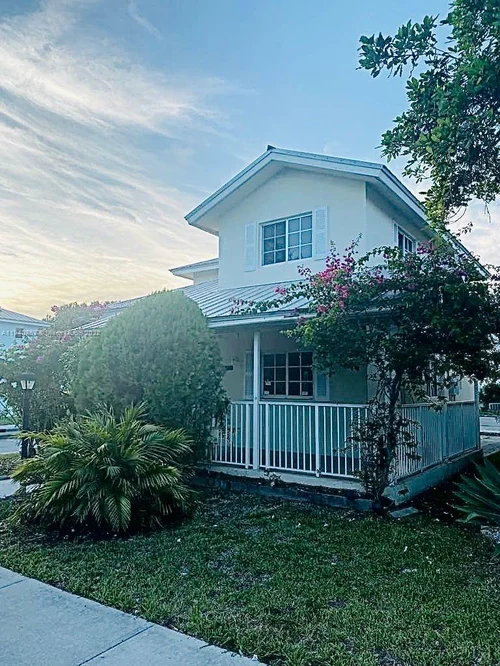 375 NW 19th Ln # 25, Miami FL 33136