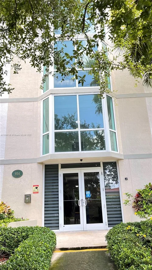 954 SW 36th Ct # 501, Miami FL 33135