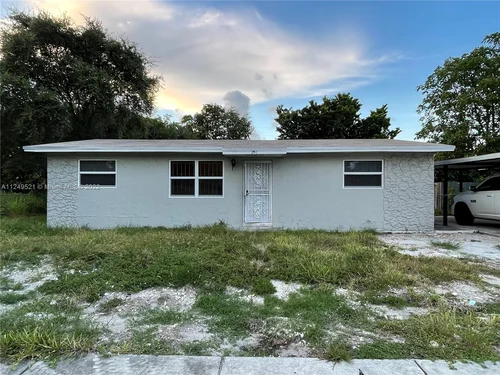 951 NW 140th Ter, Miami FL 33168